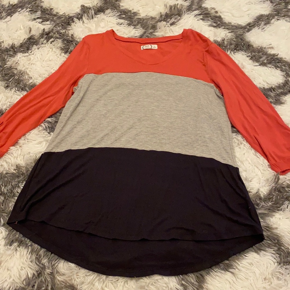 Maurices Long sleeve tee size Medium